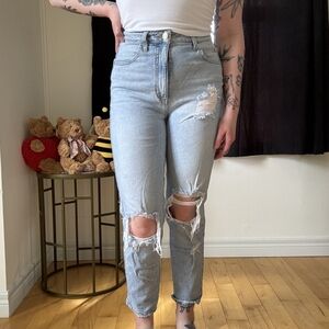 Guess Distressed Light Blue‎ Mom Jeans